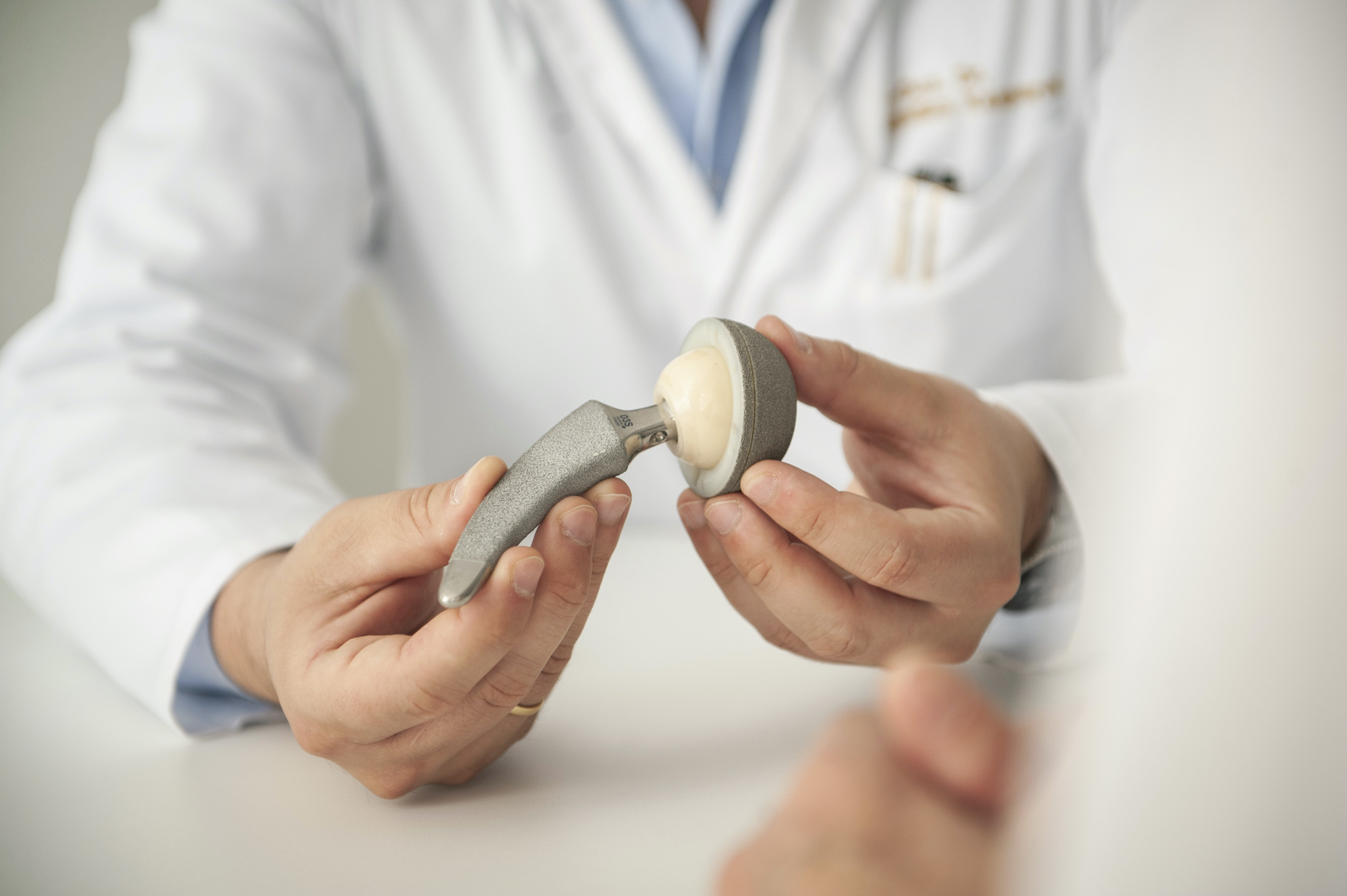 Minimalinvasive Hüftprothese (AMIS-Methode) Minimalinvasive Hüftprothese (AMIS-Methode)